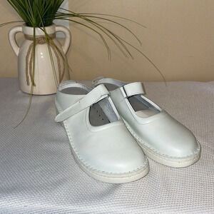 Klogs women 11 clogs shoes slip on Velcro white nurse culinary comfort work nwot